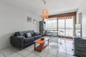 Nice studio with stunning views of the mountains near the lake